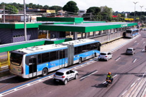 Leia mais sobre o artigo Plataforma da Paz e nova Estação E3-Santos Dumont são entregues aos usuários de transporte de Manaus