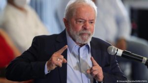 Terceira via “não tem partido político” para 2022, diz Lula