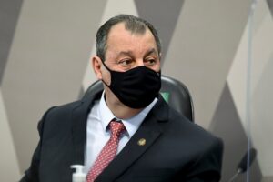Read more about the article Omar Aziz: ‘O ministro da Saúde é o Bolsonaro’