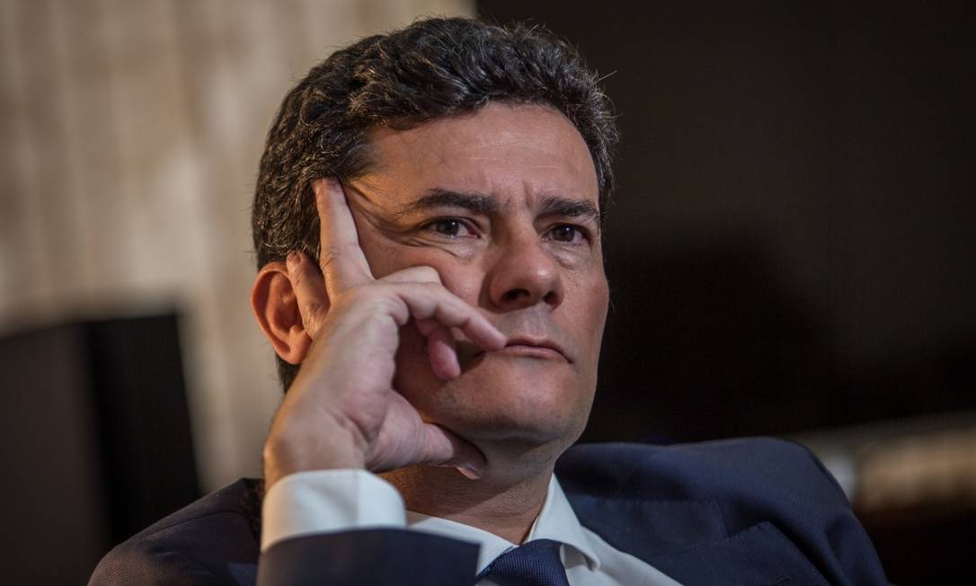 Você está visualizando atualmente Gilmar Mendes declara Sergio Moro suspeito em mais dois processos de Lula