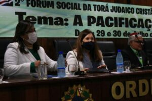 Leia mais sobre o artigo Deputada Bia Kicis diz que voto impresso é ‘pacificação’, durante evento em Manaus