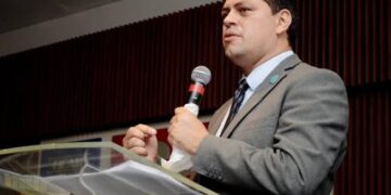 Marcelo Amil anuncia saída do PCdoB
