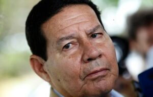 ‘Eleição vai haver, eu garanto’, diz Mourão, após ameaças de Bolsonaro