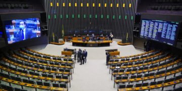 Deputados que aprovaram LDO registram voto contrário ao “golpe do fundão”