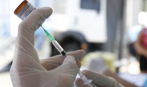 Read more about the article Prefeitura disponibiliza 16 postos de vacinação nesta quinta e sexta-feira