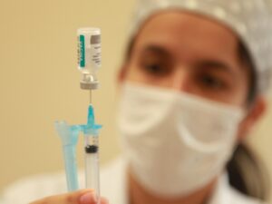 Leia mais sobre o artigo FVS-AM emite nota de esclarecimento sobre vacinas vencidas