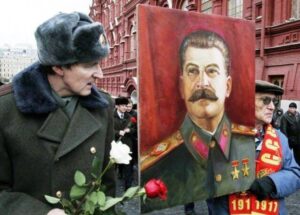 Leia mais sobre o artigo Vala comum com milhares de vítimas de Stalin é encontrada na Ucrânia