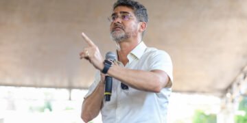 Opinião | David Almeida declara guerra contra Águas de Manaus e contra o aumento da tarifa