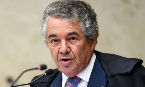 Bolsonaro “está preparando o campo para uma virada de mesa em 2022”, diz Marco Aurélio
