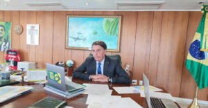 Leia mais sobre o artigo Bolsonaro quer fim da obrigatoriedade do uso de máscaras