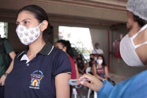 Leia mais sobre o artigo Prefeitura convoca trabalhadores de educação para receber a segunda dose de vacina