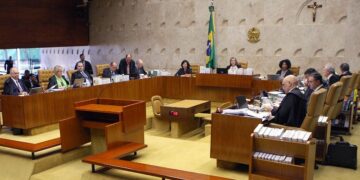 STF ordena demissão de 10 mil servidores temporários do Amazonas