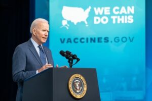 Read more about the article Biden anuncia decretos para obrigar trabalhadores a se vacinarem