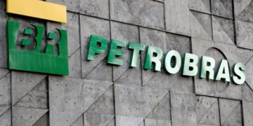 Petrobras anuncia reajuste de preços de gasolina e diesel vendidos a refinarias