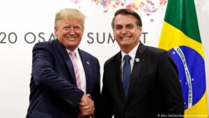 Leia mais sobre o artigo Donald Trump divulga mensagem de apoio a Jair Bolsonaro no dia do relatório da CPI