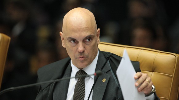 Moraes determina prazo de 30 dias para depoimento presencial de Bolsonaro