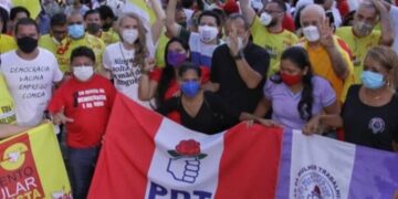Manifestação contra Bolsonaro em Manaus teve a participação da sociedade civil e políticos