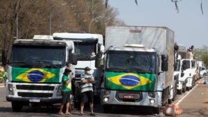 Read more about the article O que querem os caminhoneiros que decidiram entrar em greve em 1º de novembro