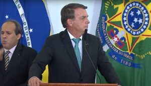 Leia mais sobre o artigo Bolsonaro deve anunciar Auxílio Brasil de R$ 400 em cerimônia no Planalto