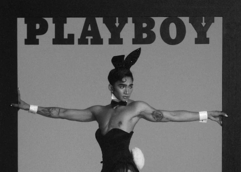 You are currently viewing Playboy divulga capa com homem gay vestido de ‘coelhinho’ e firma compromisso com movimento LGBT