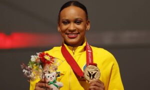 Leia mais sobre o artigo Rebeca Andrade repete conquista olímpica e fatura duas medalhas no Mundial de Ginástica