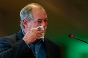 Leia mais sobre o artigo Urgente | Ciro Gomes suspende pré-candidatura após apoio do PDT à PEC dos Precatórios