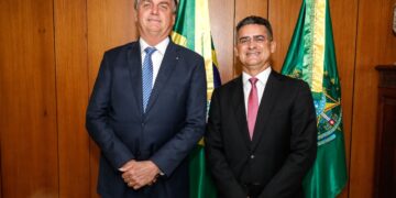 Opinião | David Almeida volta de Brasília com compromisso de Bolsonaro de mais de R$ 1 bilhão para Manaus