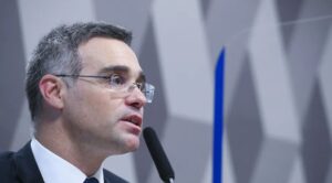 Read more about the article Senado aprova André Mendonça para ocupar vaga no STF