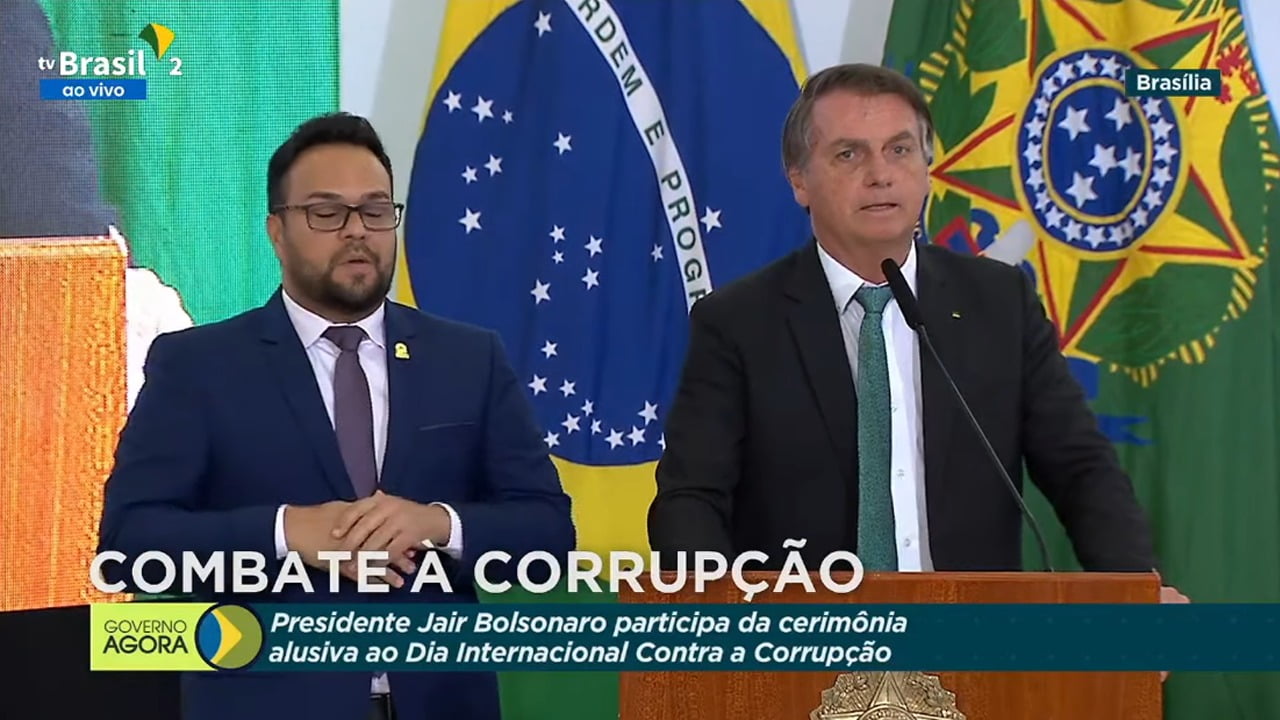 Você está visualizando atualmente Bolsonaro rebate Doria sobre passaporte sanitário: ‘Meu Estado o cacete’