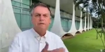 Bolsonaro recomenda compartilhamento de fake news contra Moro, Deltan e Alvaro Dias