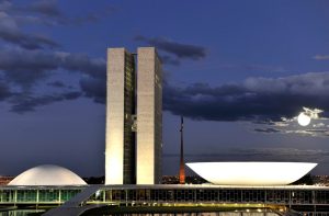 Read more about the article Empresários planejam ida a Brasília para pressionar por reformas