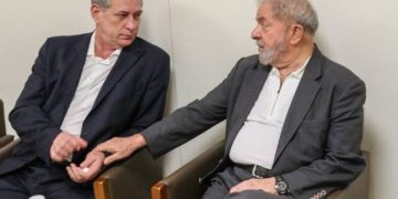 Após operação da PF, Lula sai em defesa de Ciro Gomes e pedetista agradece