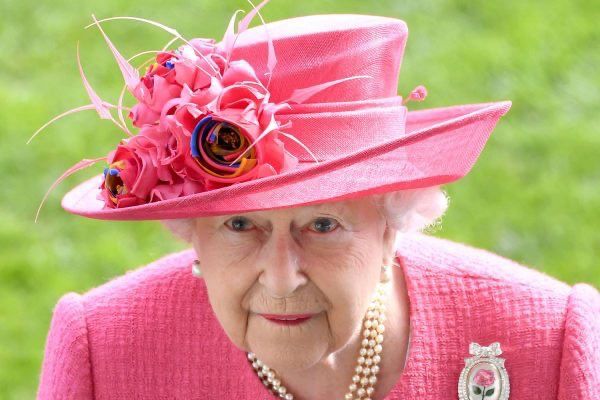 You are currently viewing Aos 95 anos, rainha Elizabeth II testa positivo para Covid