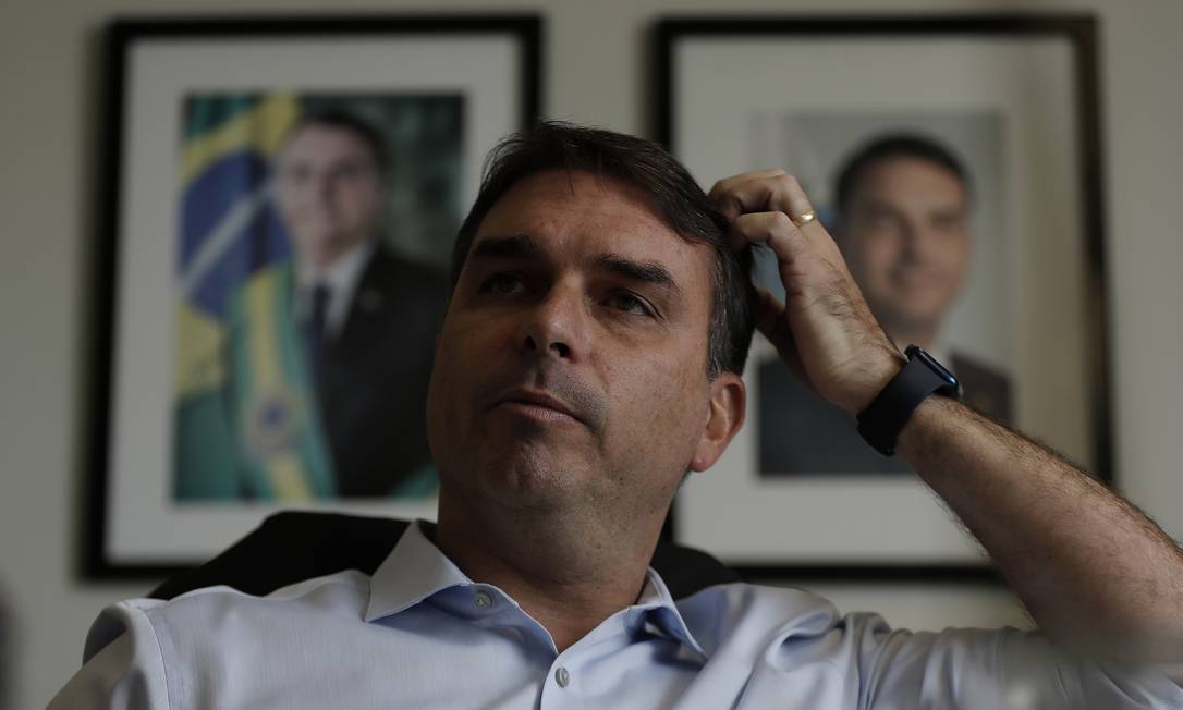 You are currently viewing ‘Não sei se ele seguiria no cargo em um segundo governo’, diz Flávio Bolsonaro sobre Paulo Guedes