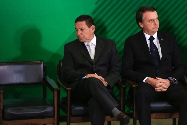 You are currently viewing Mourão confirma que não será vice de Bolsonaro nas eleições de 2022