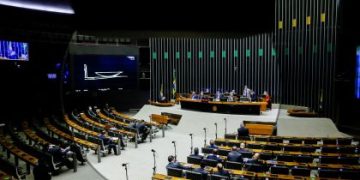 Câmara aprova texto-base de projeto que legaliza jogos de azar no Brasil