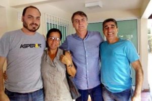 Read more about the article MPF propõe ação de improbidade contra Bolsonaro e “Wal do Açaí”