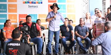 David Almeida assina ordem de serviço para a reforma do mercado municipal Carneiro da Mota