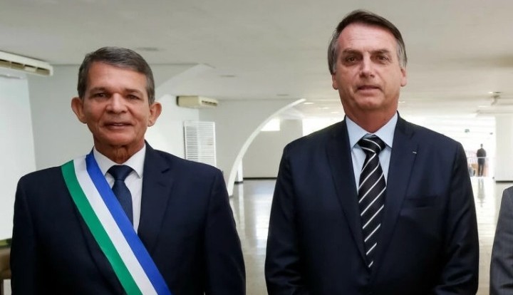 You are currently viewing Bolsonaro decide demitir Silva e Luna do comando da Petrobras