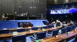 Read more about the article Parlamentares do Brasil estão entre os mais bem pagos