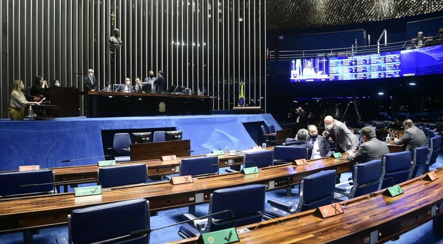 You are currently viewing Parlamentares do Brasil estão entre os mais bem pagos
