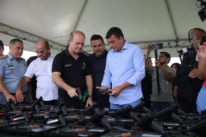 Read more about the article Wilson Lima entrega novas armas e veículos para as forças de segurança