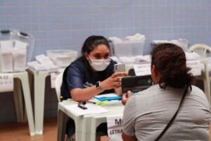 Leia mais sobre o artigo Nova fase de entregas do Auxílio Estadual permanente vai alcançar 14,2 mil famílias em Manaus