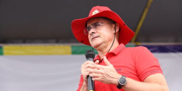 Opinião | Prefeito David Almeida faz duras críticas a Bolsonaro e Paulo Guedes