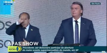 Bolsonaro diz que foi ameaçado por deputado ‘gordinho’: “Se não arranjar ministério, nada passa”