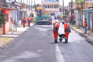 Leia mais sobre o artigo Wilson Lima e David Almeida vistoriam obras da parceria entre Estado e Município para asfaltar 10 mil ruas