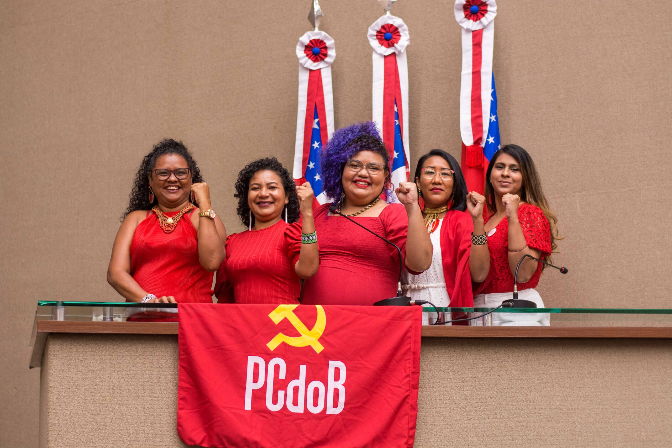 You are currently viewing Pré-candidatura coletiva de mulheres aposta em ‘vaquinha’ para impulsionar campanha