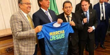 Em encontro com Bolsonaro, Silas Câmara anuncia data da Marcha para Jesus em Manaus