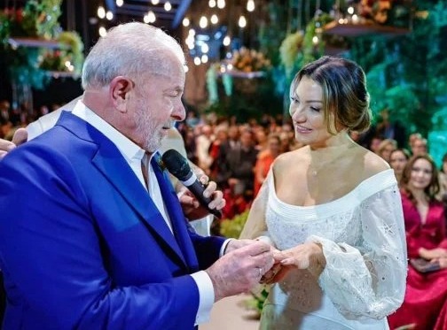 You are currently viewing Opinião | Casamento de Lula e Janja teve jingle, penetra, políticos e famosos