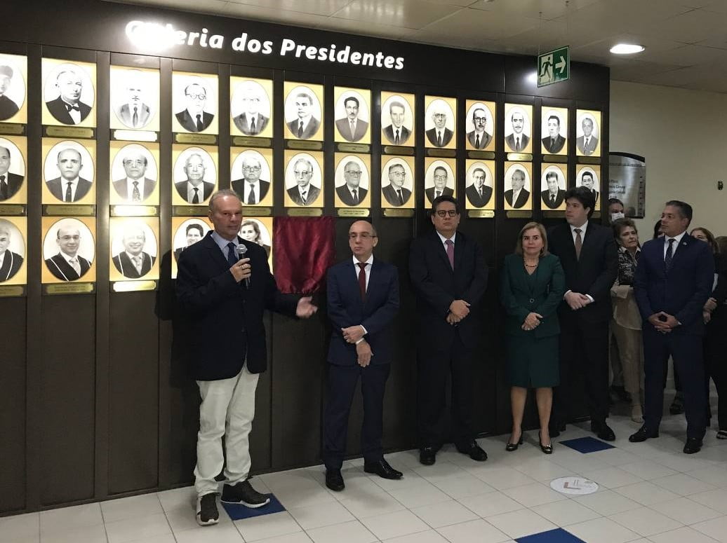You are currently viewing Conselheiro Mario de Mello é homenageado com foto na Galeria de Presidentes do TCE-AM